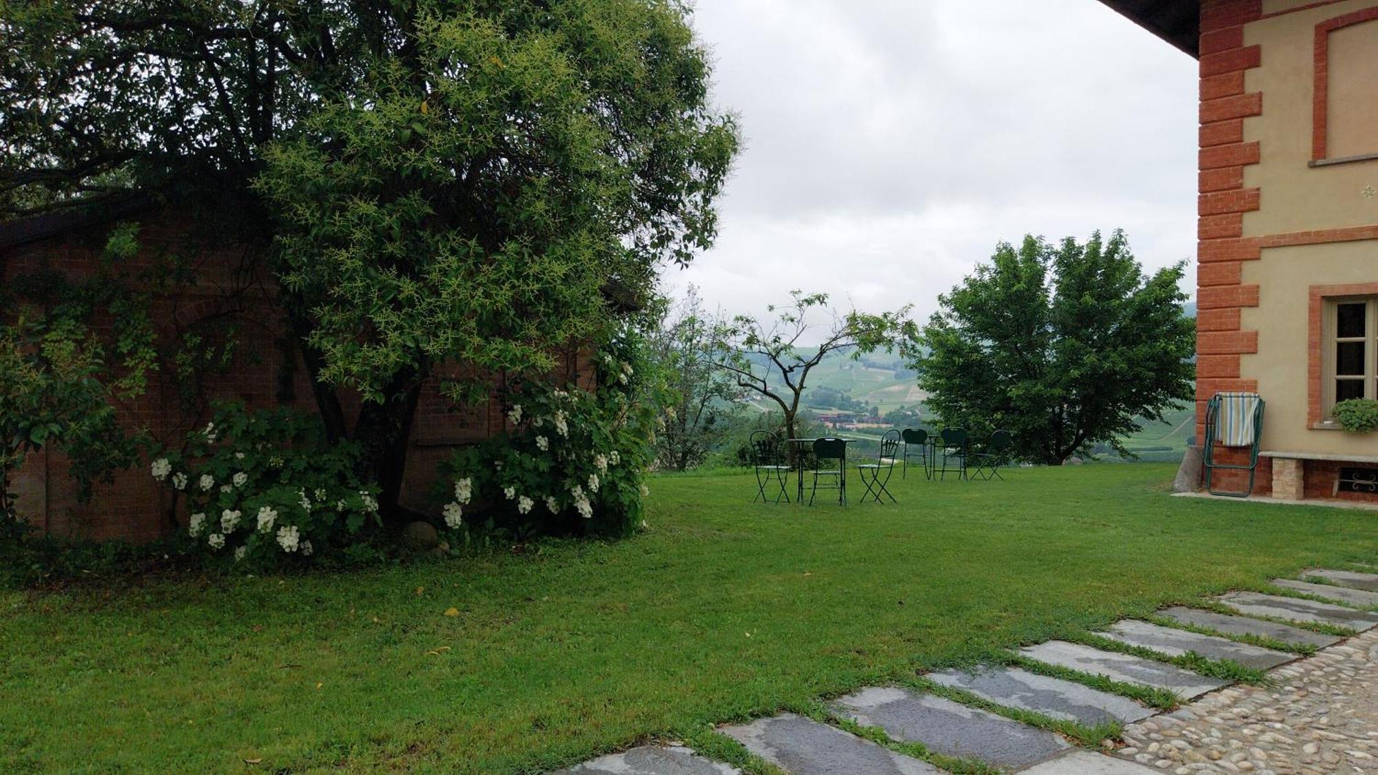 Tenuta Montanello B&B Castiglione Falletto Ngoại thất bức ảnh