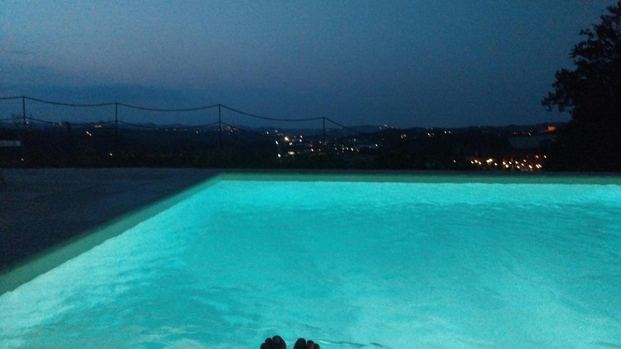 Tenuta Montanello B&B Castiglione Falletto Ngoại thất bức ảnh