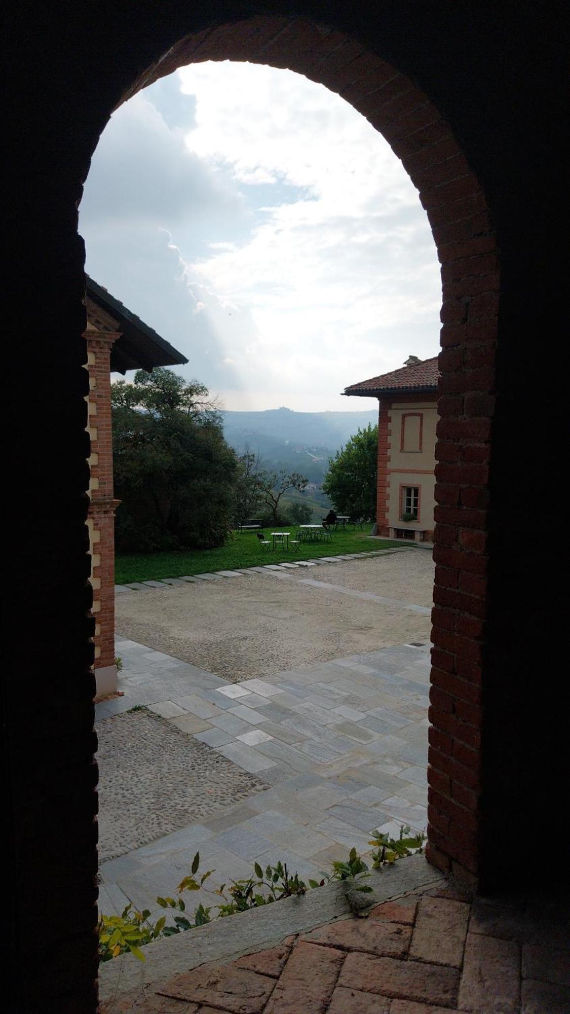 Tenuta Montanello B&B Castiglione Falletto Ngoại thất bức ảnh