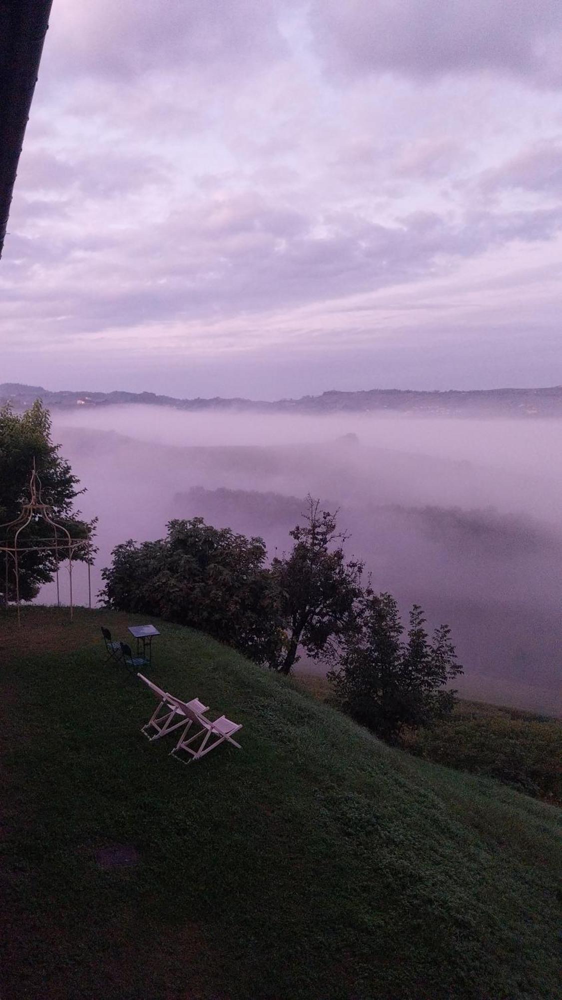 Tenuta Montanello B&B Castiglione Falletto Ngoại thất bức ảnh