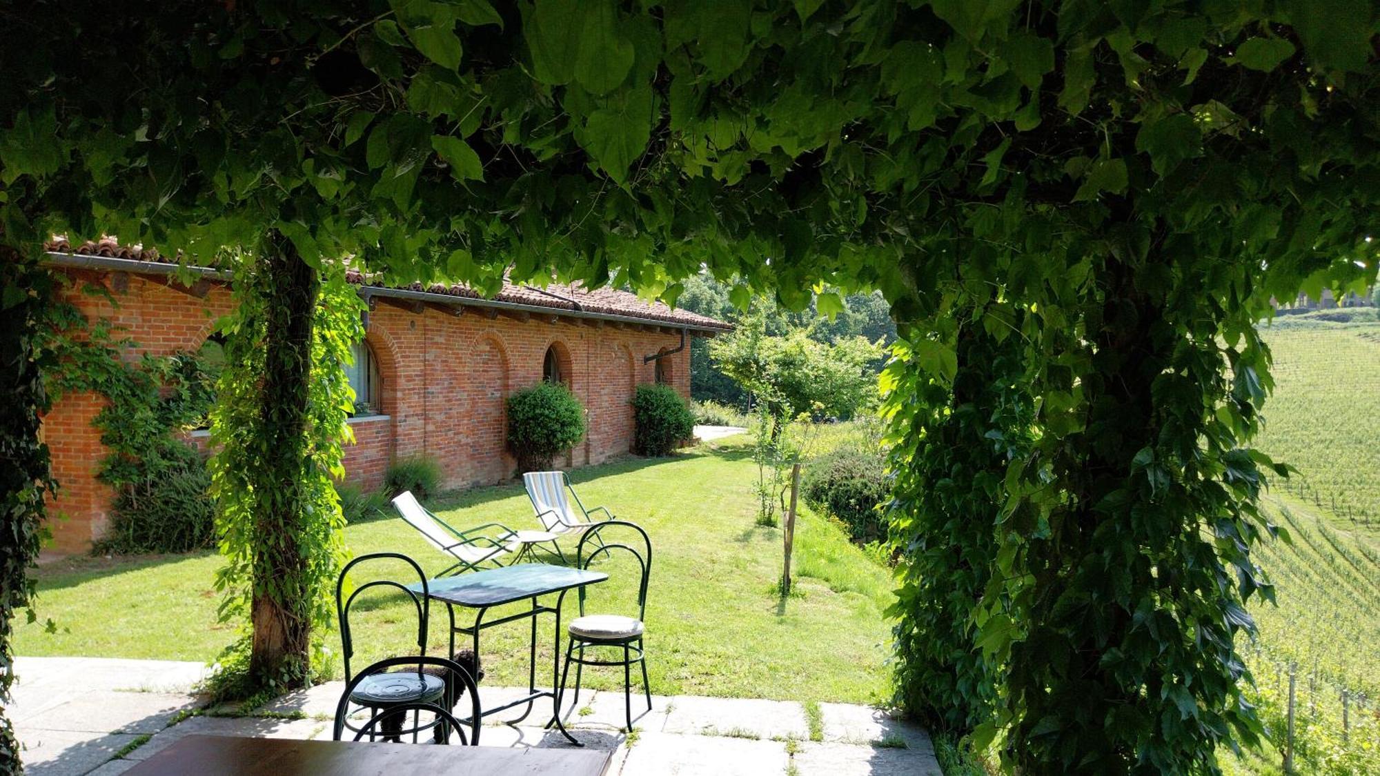 Tenuta Montanello B&B Castiglione Falletto Ngoại thất bức ảnh