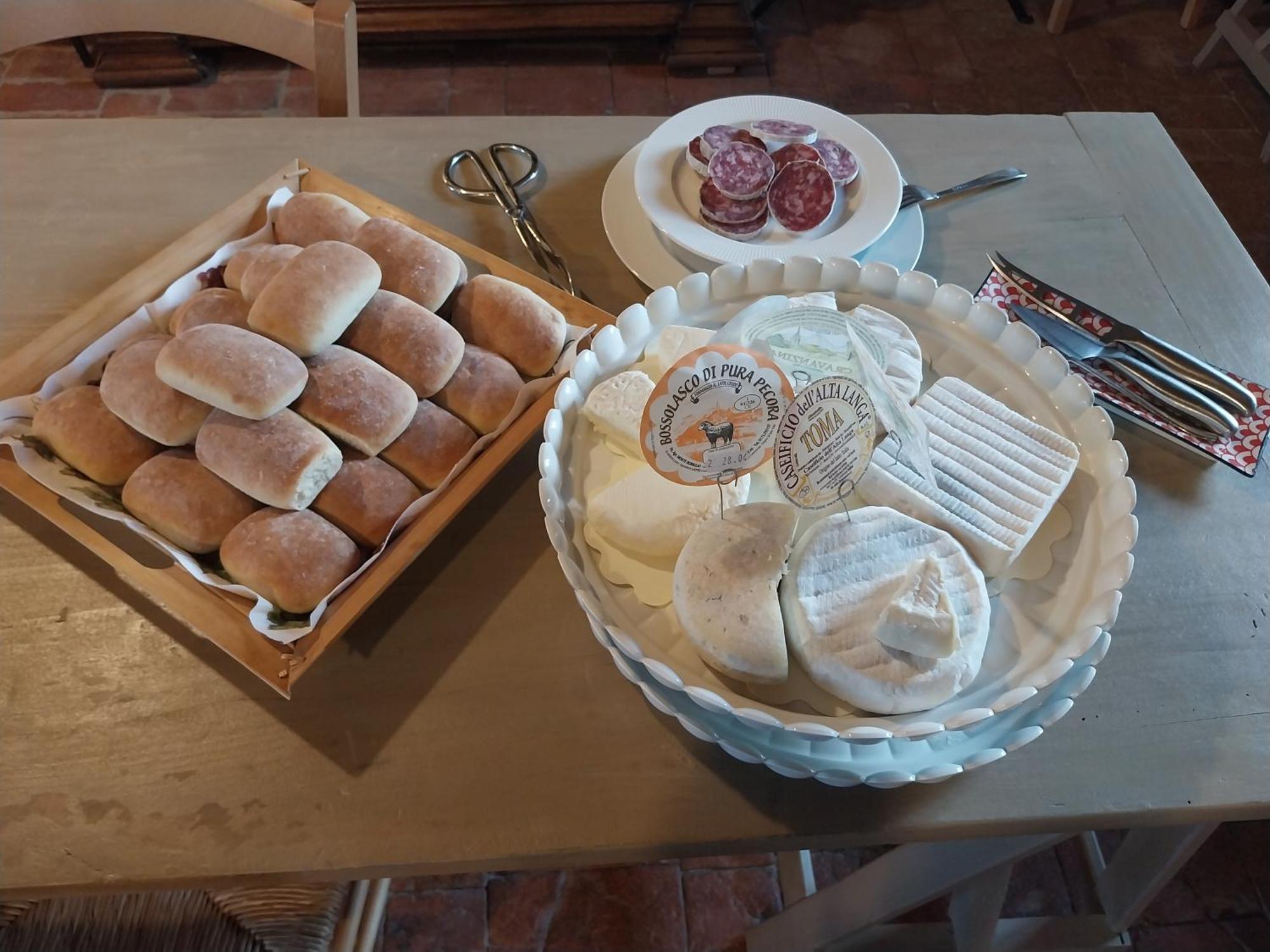 Tenuta Montanello B&B Castiglione Falletto Ngoại thất bức ảnh