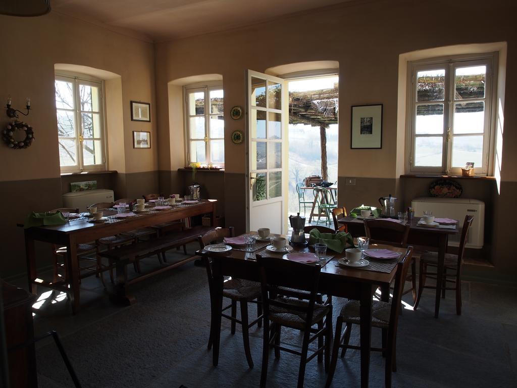 Tenuta Montanello B&B Castiglione Falletto Ngoại thất bức ảnh