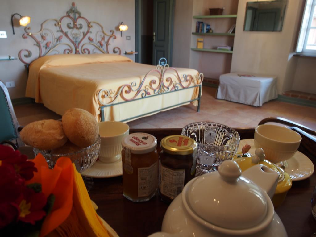 Tenuta Montanello B&B Castiglione Falletto Ngoại thất bức ảnh